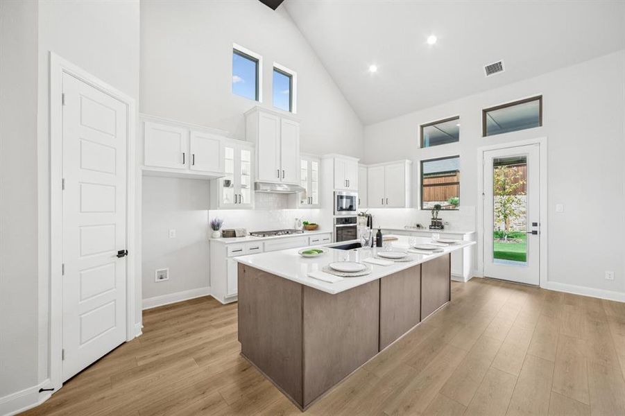 Furnished interior view inside a new home in Monterra - Classics, Fate (Image 9).