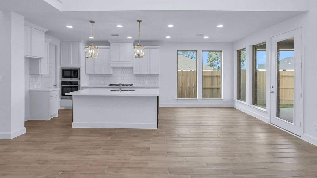 Spacious, unfurnished interior of a new home in Amira 45', Tomball (Image 7). Spacious, unfurnished interior of a new home in Amira 45', Tomball (Image 7).