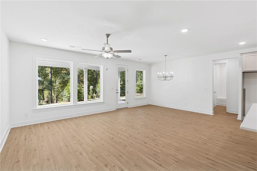 Spacious, unfurnished interior of a new home in Old Mill Preserve, Dallas (Image 8).