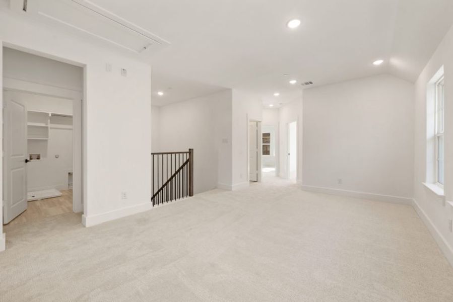 Spacious, unfurnished interior of a new home in Mosaic, Prosper (Image 27).