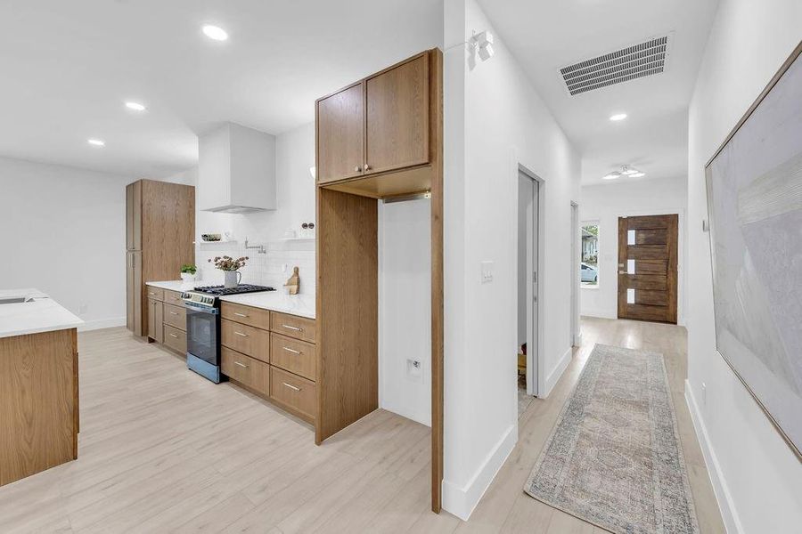 Furnished interior view inside a new home in , Dallas (Image 7).