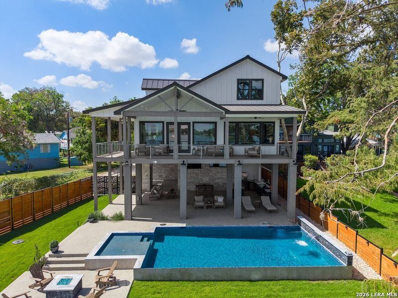 Exterior details and patio area of a home in , McQueeney (Image 33).