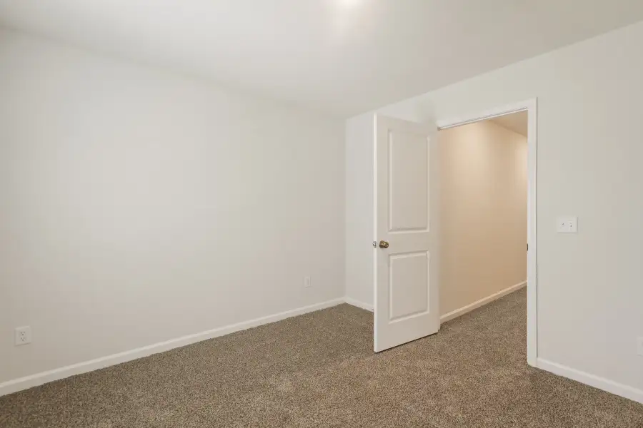 Spacious, unfurnished interior of a new home in Halton Oaks, Spartanburg (Image 22). Spacious, unfurnished interior of a new home in Halton Oaks, Spartanburg (Image 22).