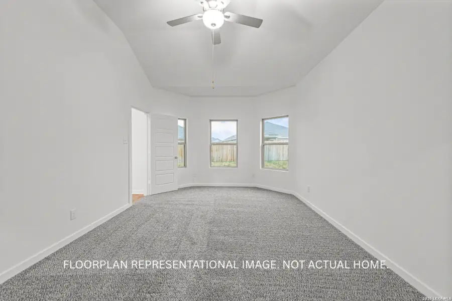 Spacious, unfurnished interior of a new home in Winding Brook, San Antonio (Image 17).