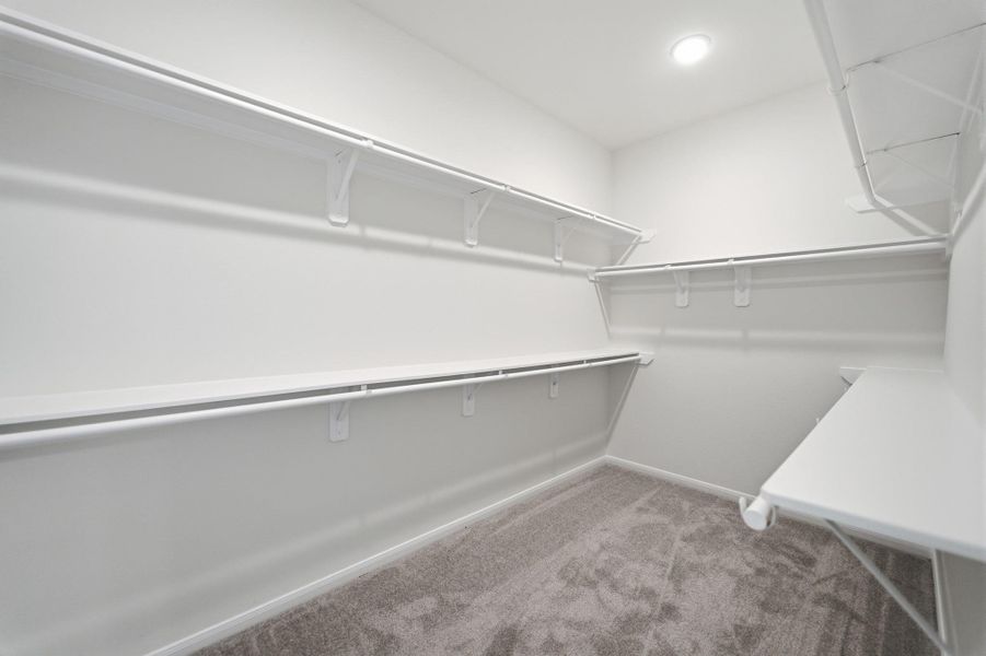 Spacious, unfurnished interior of a new home in Mulberry Farms, Santa Fe (Image 20).