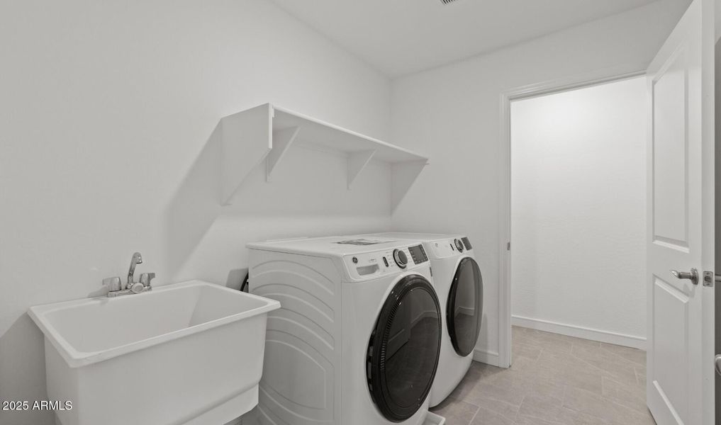 ML Lot #79 Laundry (Large)