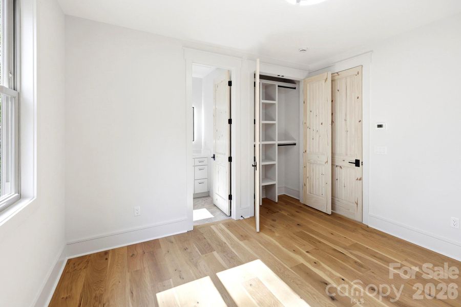 Spacious, unfurnished interior of a new home in , Lake Lure (Image 21).