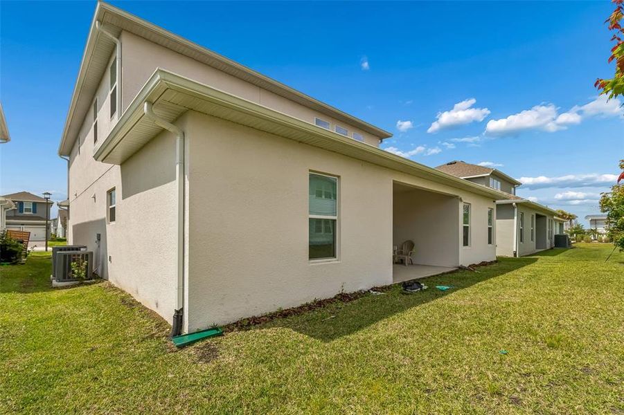 Exterior details and patio area of a home in , Orlando (Image 36).