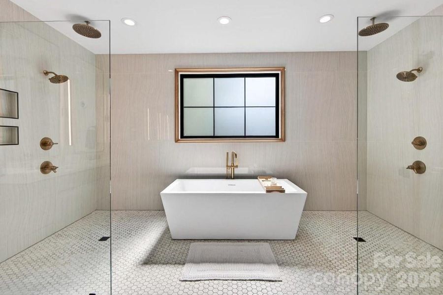 Owners' Bathroom Owners' Bathroom