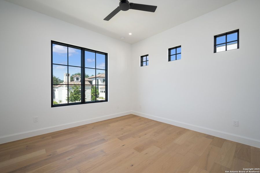 Spacious, unfurnished interior of a new home in , San Antonio (Image 39).