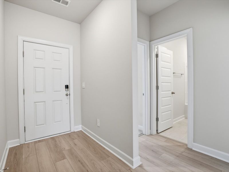 Spacious, unfurnished interior of a new home in Vickery Station, Woodruff (Image 9).