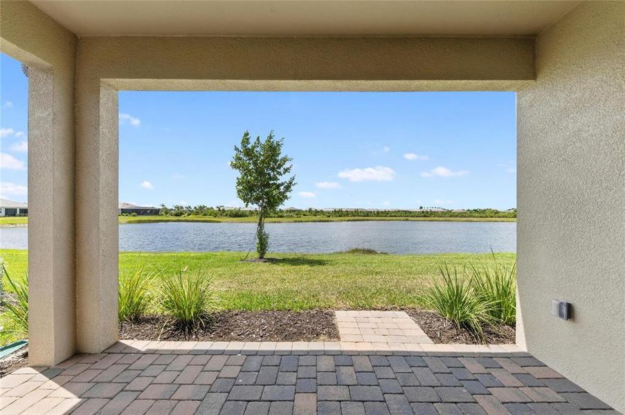 Exterior details and patio area of a home in , Venice (Image 3).