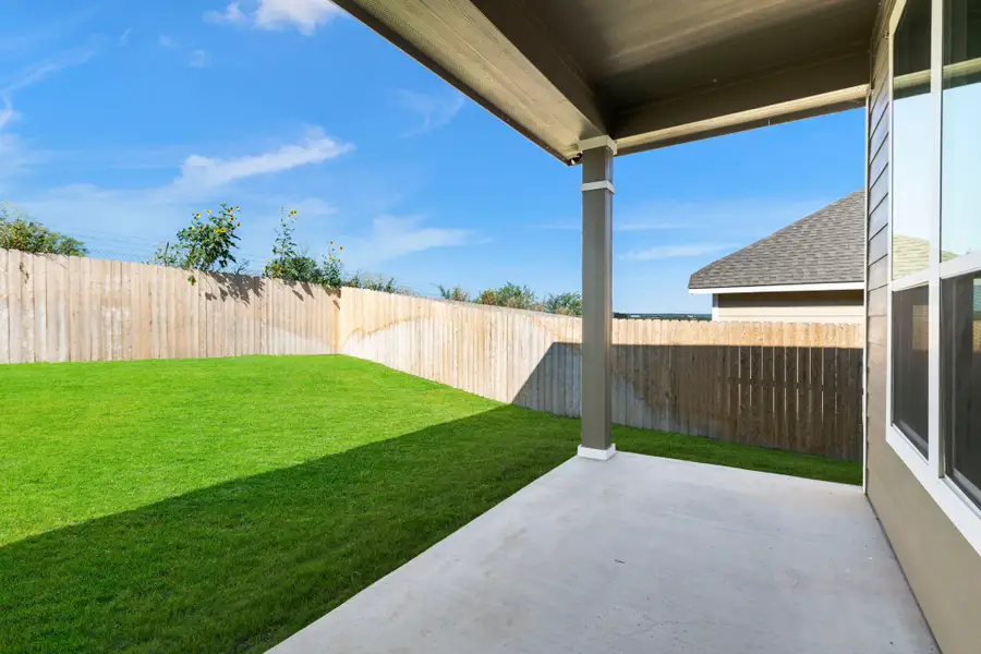 Exterior details and patio area of a home in Arroyo Ranch, Seguin (Image 3).