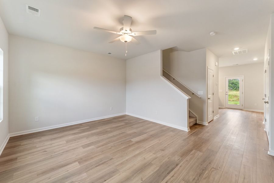 Spacious, unfurnished interior of a new home in Edwards Station, Taylors (Image 10).