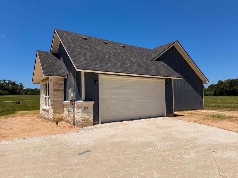 Exterior details and patio area of a home in , Jewett (Image 15).