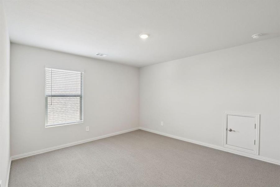 Spacious, unfurnished interior of a new home in Windmore, Princeton (Image 30).