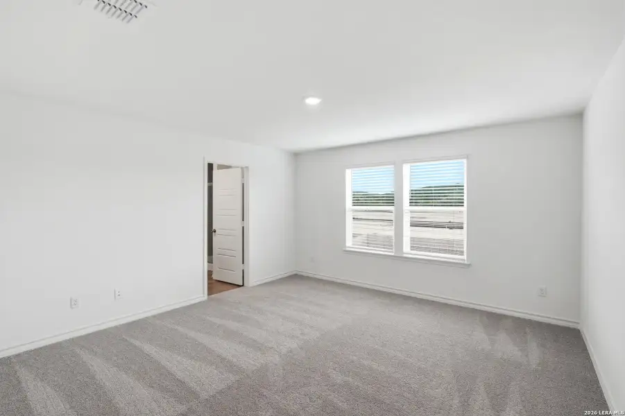 Spacious, unfurnished interior of a new home in Vista Real, Converse (Image 22).
