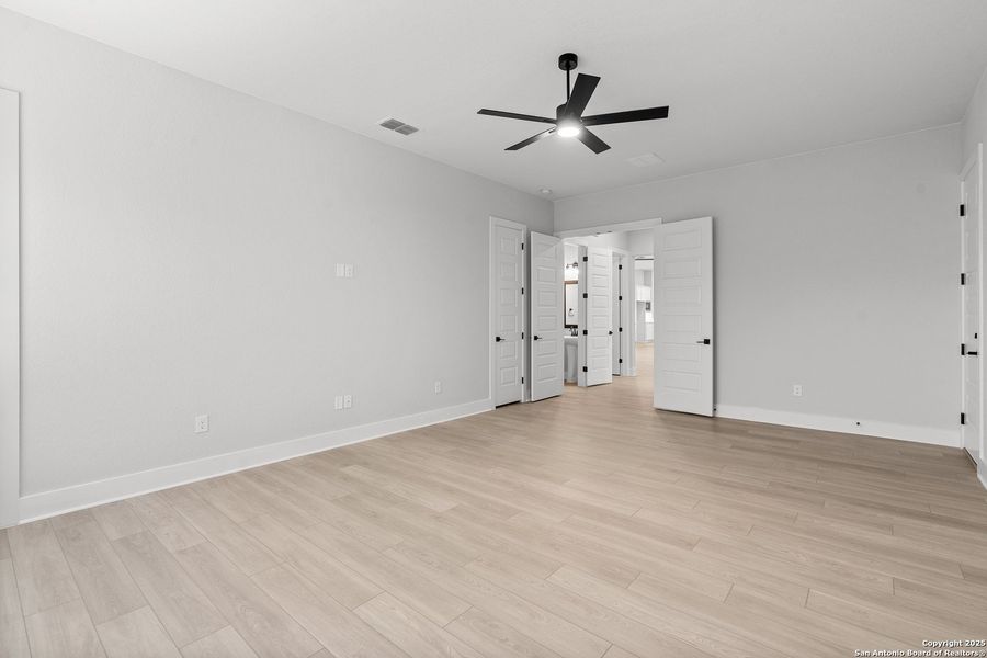 Spacious, unfurnished interior of a new home in Potranco Oaks, Castroville (Image 11). Spacious, unfurnished interior of a new home in Potranco Oaks, Castroville (Image 11).