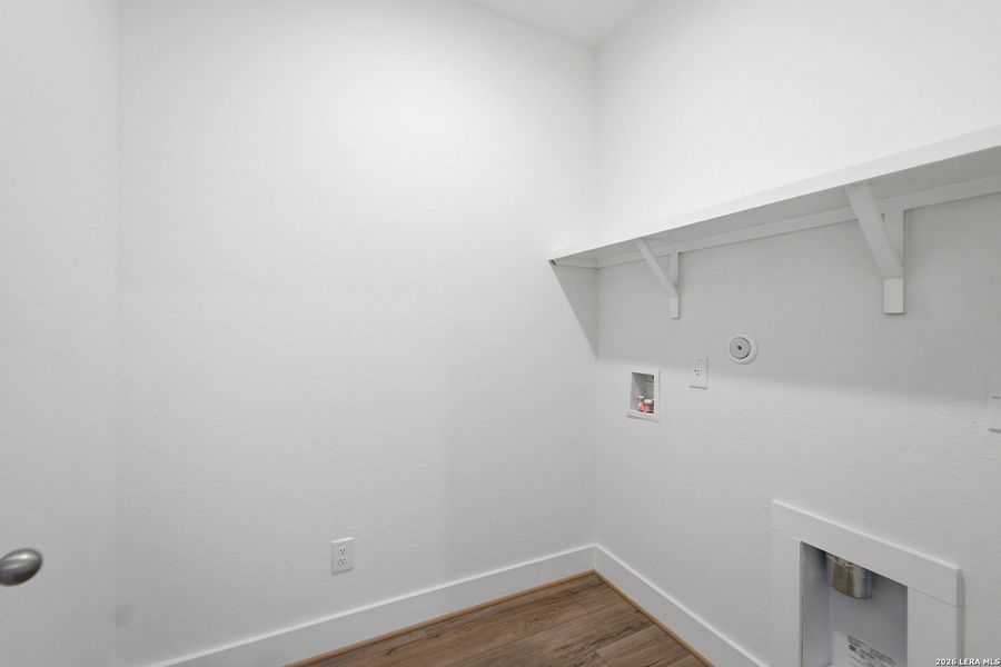 Spacious, unfurnished interior of a new home in , San Antonio (Image 21).