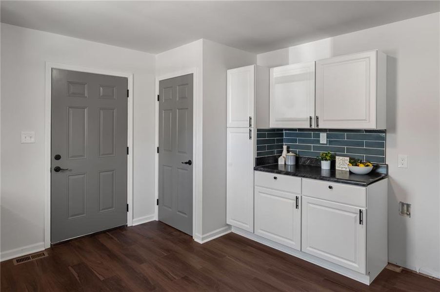 Furnished interior view inside a new home in , Martin (Image 17).