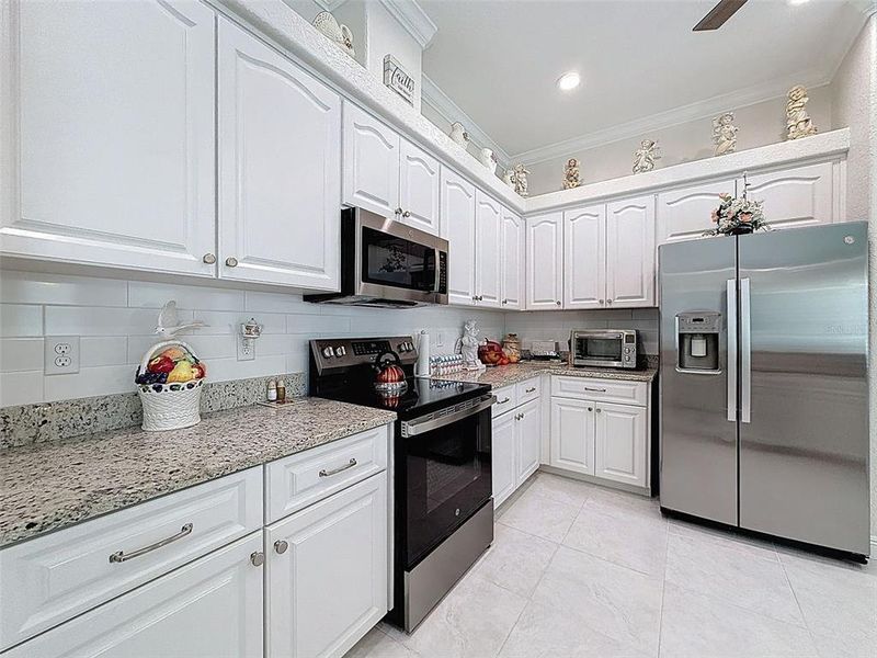 Furnished interior view inside a new home in , Spring Hill (Image 9).