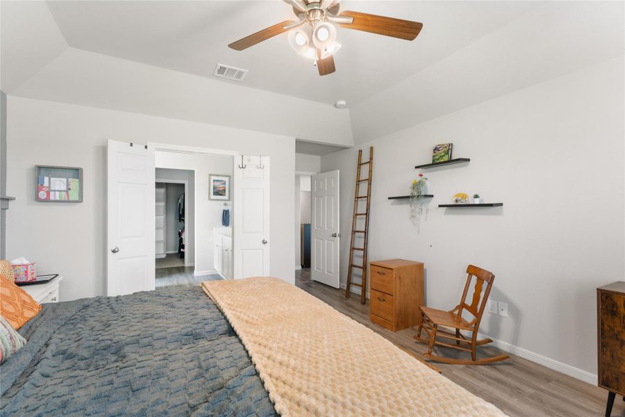 Furnished interior view inside a new home in Wedgewood Forest, Conroe (Image 3). Furnished interior view inside a new home in Wedgewood Forest, Conroe (Image 3).