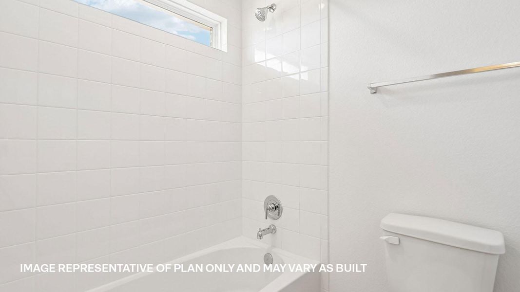 Representative interior finishes for a home built from the The Hudson by D.R. Horton in Riverview, Georgetown (Image 12).