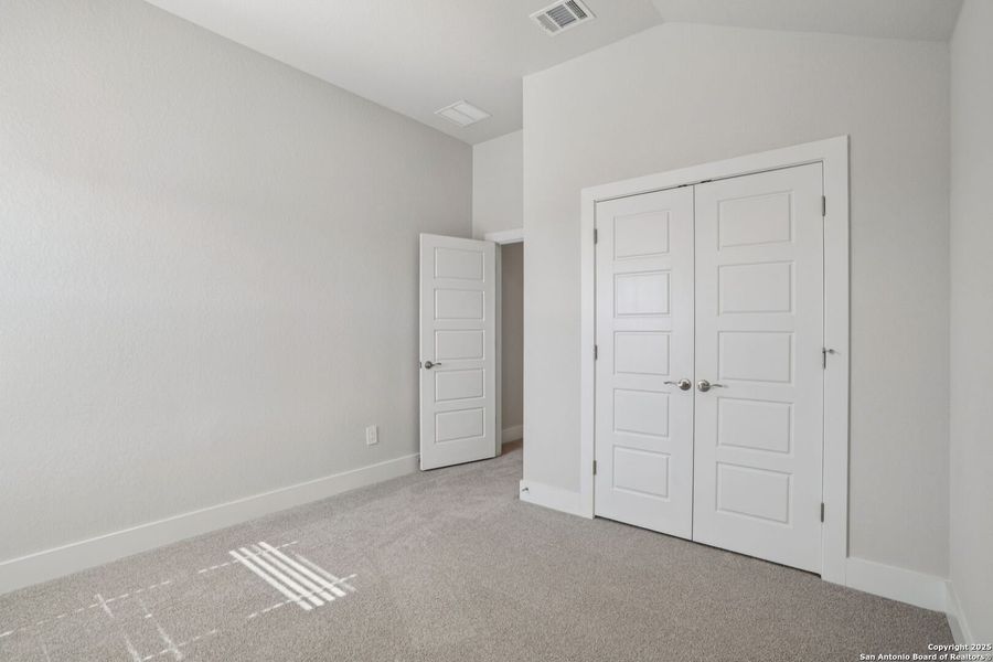 Spacious, unfurnished interior of a new home in Carmel Ranch, Schertz (Image 47).
