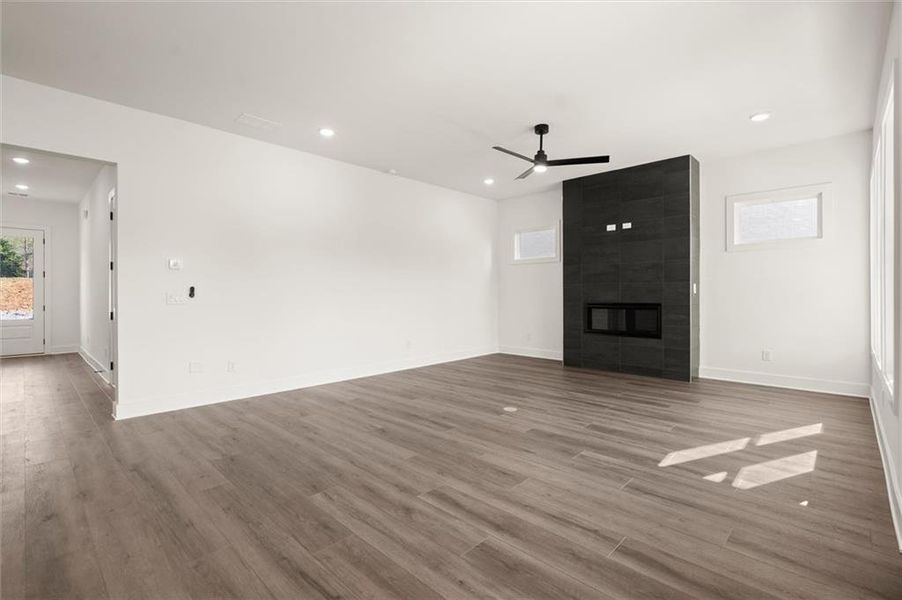 Spacious, unfurnished interior of a new home in , Alpharetta (Image 53).