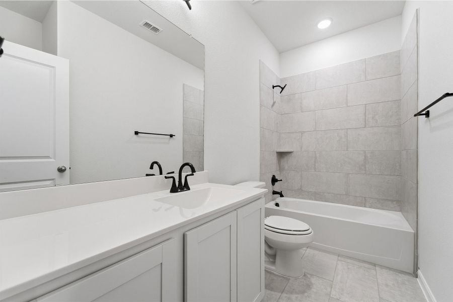 Furnished interior view inside a new home in Pebblebrook, Sherman (Image 9).