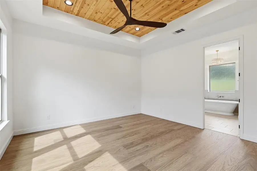 Spacious, unfurnished interior of a new home in , Granbury (Image 23). Spacious, unfurnished interior of a new home in , Granbury (Image 23).