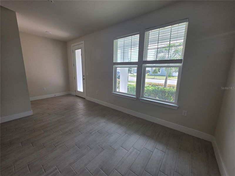Spacious, unfurnished interior of a new home in , Orlando (Image 33).
