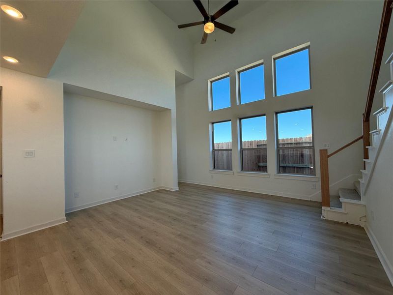 Great natural lighting with soaring ceilings. Great natural lighting with soaring ceilings.
