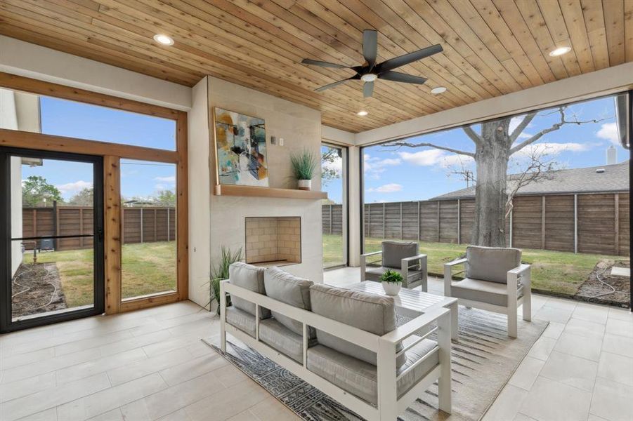 Exterior details and patio area of a home in , Dallas (Image 25).