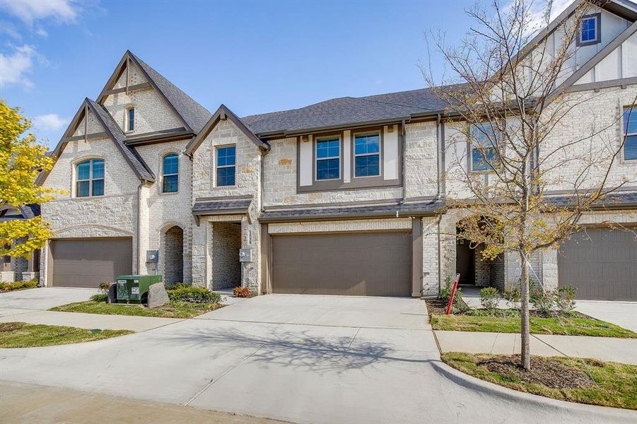 Front exterior of a new home in , Mansfield, TX, highlighting curb appeal (Image 19).