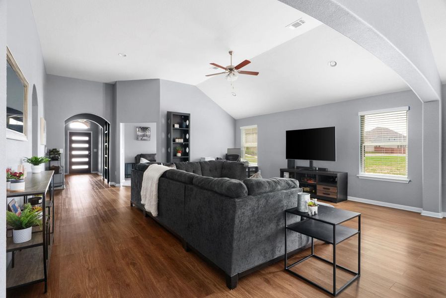 Great natural light and tall ceilings. Great natural light and tall ceilings.