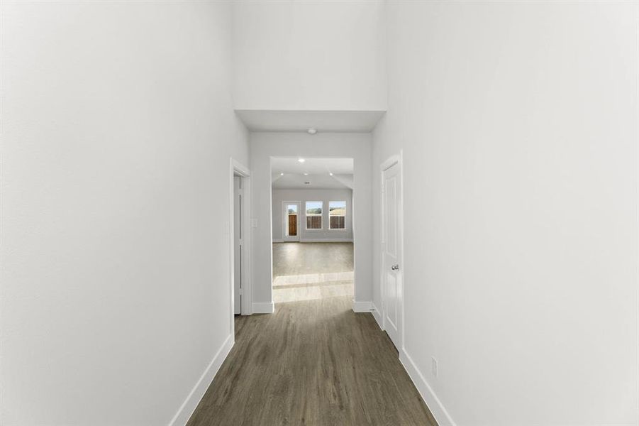 1504 Blackthorne-Entry-2