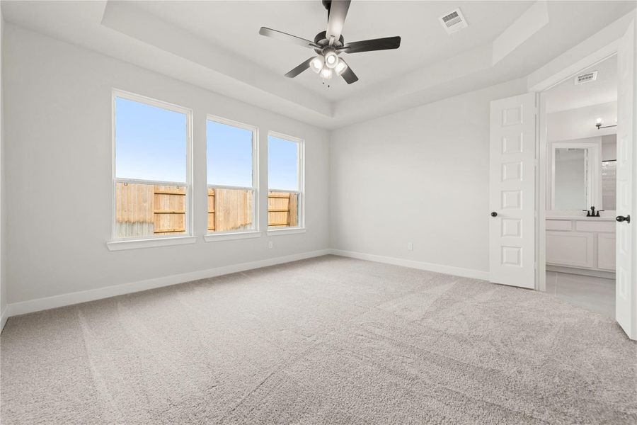 Spacious, unfurnished interior of a new home in Elyson - 40', Katy (Image 13).