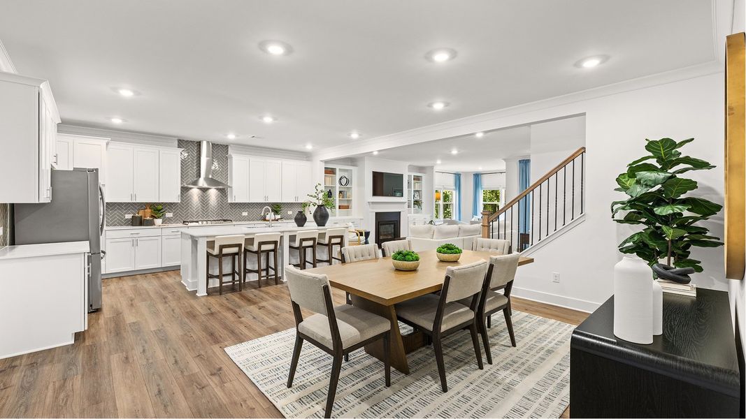 7932 Crestwood Dining 2of2 F1 091025