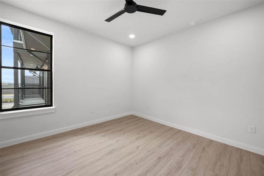 Spacious, unfurnished interior of a new home in Dovetail, New Braunfels (Image 17).