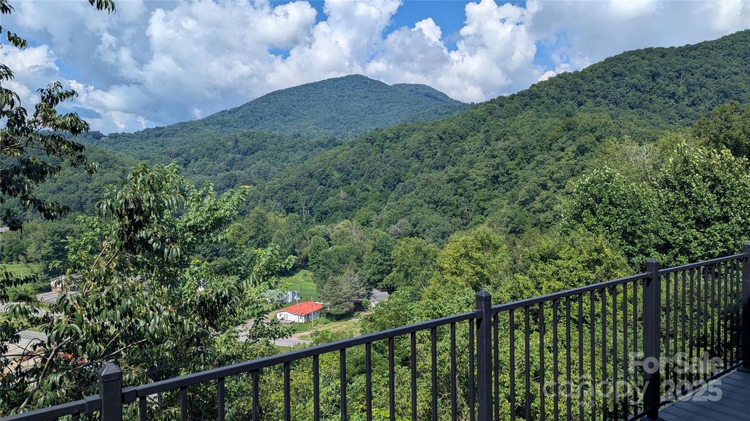 Image 18 of a home in .