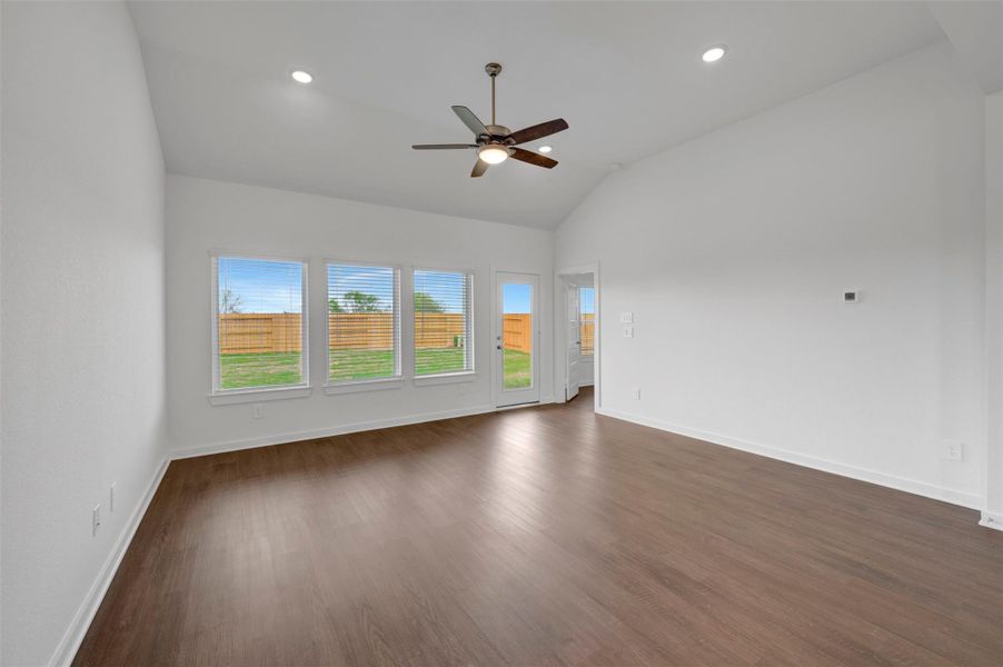 Spacious, unfurnished interior of a new home in Wildrye, Waller (Image 34).