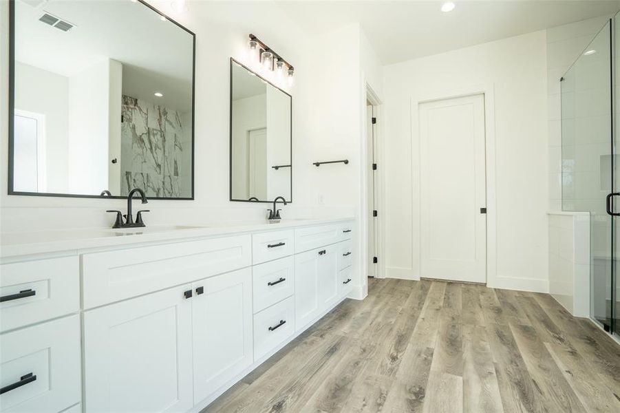 Furnished interior view inside a new home in , Fort Worth (Image 6).