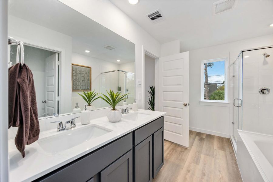 Furnished interior view inside a new home in Highland Court, Houston (Image 38).