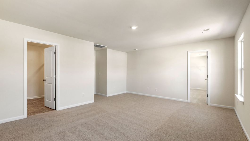 Representative unfurnished interior of a home built from the Shane by D.R. Horton in Lightwood Cottages, Moore (Image 28).