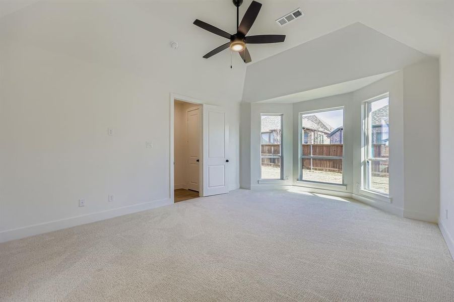 Spacious, unfurnished interior of a new home in M3 Ranch 60s, Mansfield (Image 20).