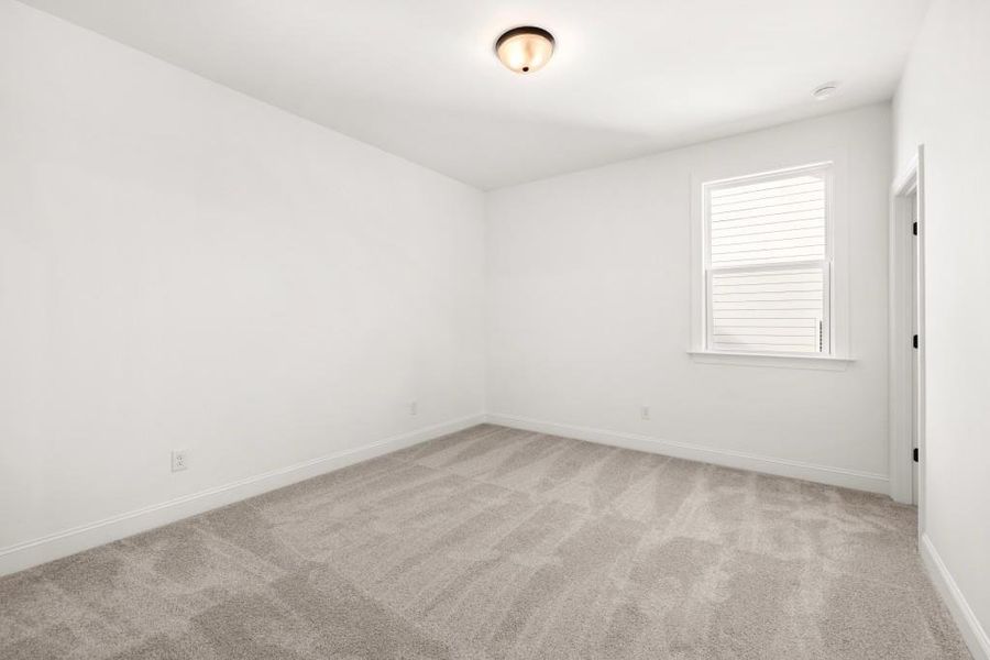 Spacious, unfurnished interior of a new home in East Harbor II at Chestatee, Dawsonville (Image 39).