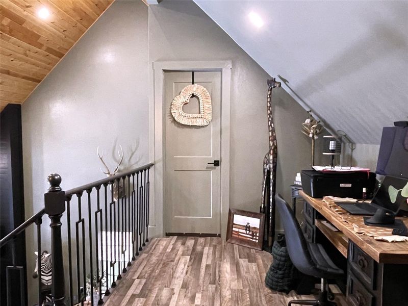 Furnished interior view inside a new home in , Groesbeck (Image 19).