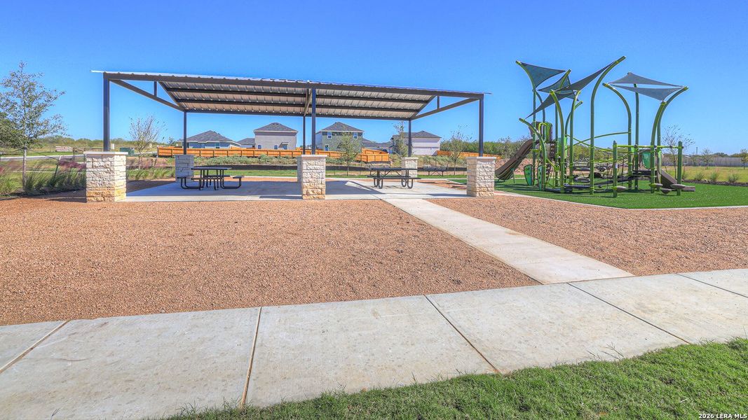 Community amenities in Ladera, Luling (Image 7).