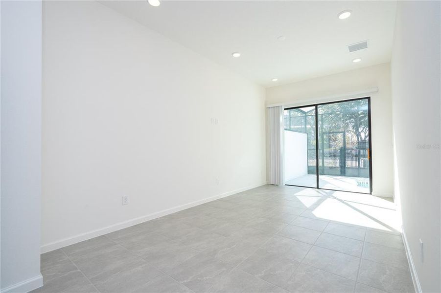 Spacious, unfurnished interior of a new home in , Orlando (Image 25).